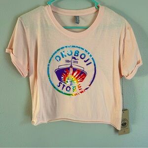 NWT Okoboji Store Crop T Shirt